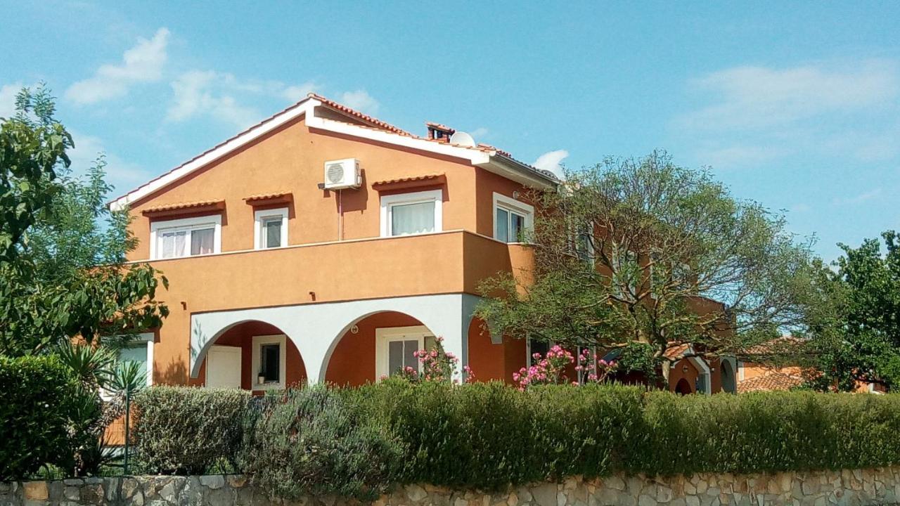 Apartman Perci Vrh Tar-Vabriga Exterior photo